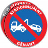 lot de panneaux adhésifs pour indiquer stationnement gênant sur un parking